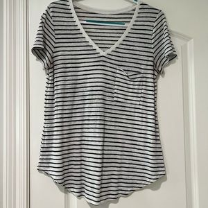 V neck tee